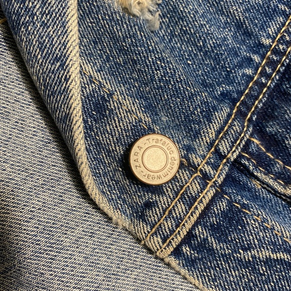 Great Condition, Zara Jean Jacket - Picture 4 of 6
